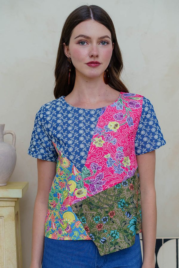 RORO KIDUL BRODERIE BATIK TOP (FUCHSIA PINK)