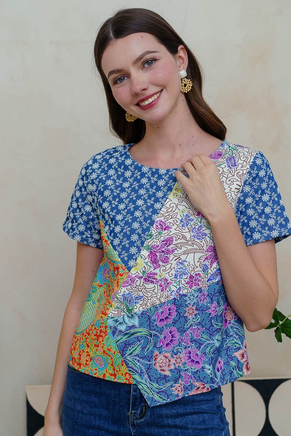 RORO KIDUL BRODERIE BATIK TOP (OFF WHITE)