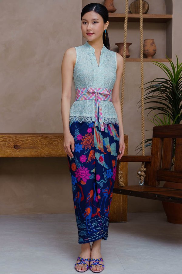MYSTICAL CRANES OF LAKE TOBA BATIK NYONYA SKIRT (NAVY)