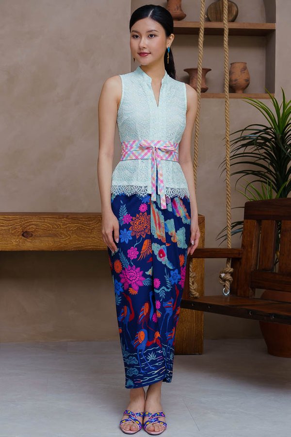 MYSTICAL CRANES OF LAKE TOBA BATIK NYONYA SKIRT (NAVY)