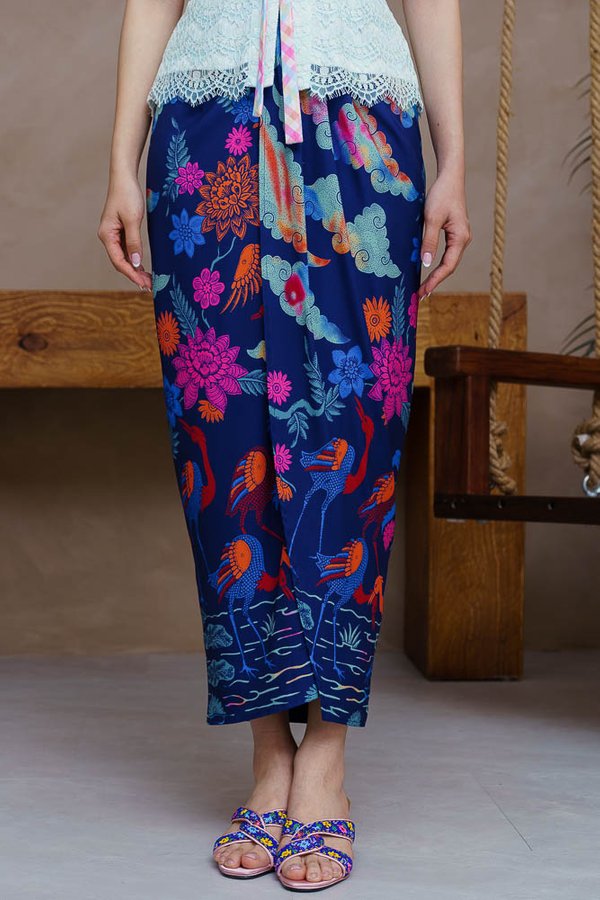MYSTICAL CRANES OF LAKE TOBA BATIK NYONYA SKIRT (NAVY)