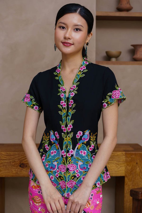 CELESTIAL SONGBIRD EMBROIDERY NYONYA KEBAYA (CLASSIC BLACK)