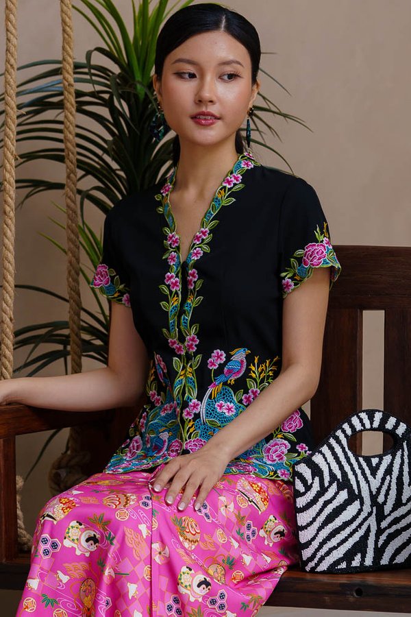 CELESTIAL SONGBIRD EMBROIDERY NYONYA KEBAYA (CLASSIC BLACK)
