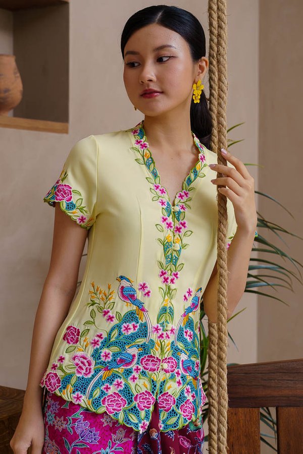 CELESTIAL SONGBIRD EMBROIDERY NYONYA KEBAYA (BUTTERMILK YELLOW)