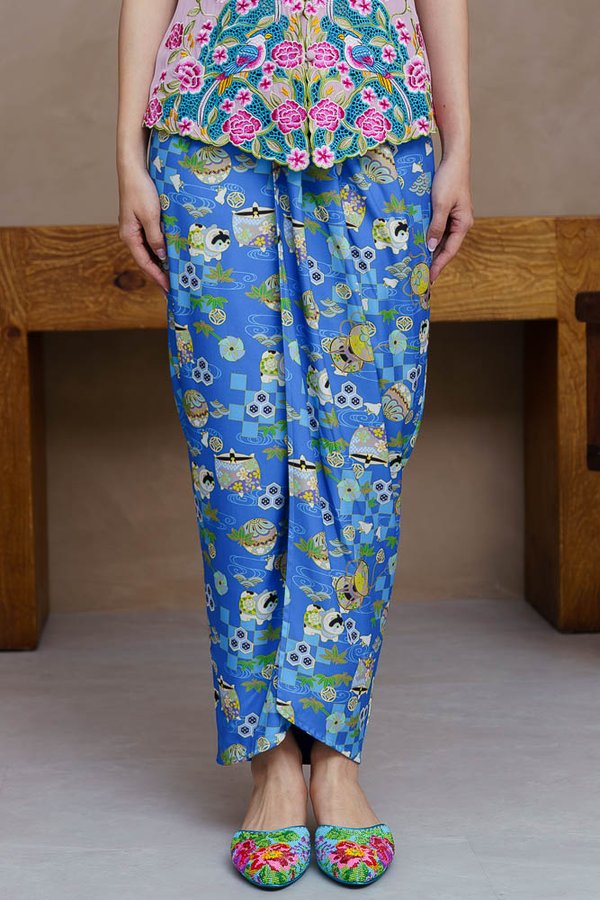 OMOCHA BATIK NYONYA SKIRT (CORNFLOWER BLUE)