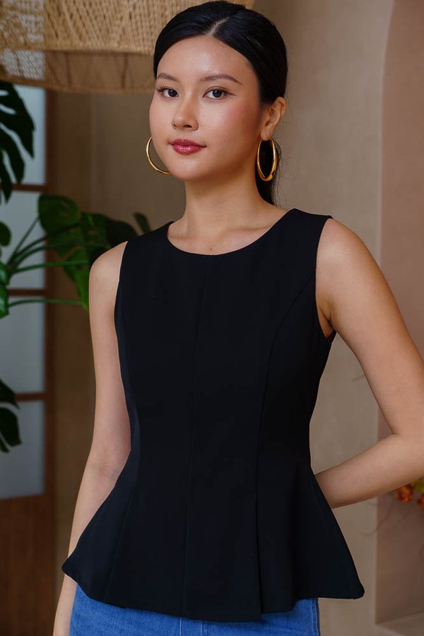 YVETTE URBAN TOP (BLACK)