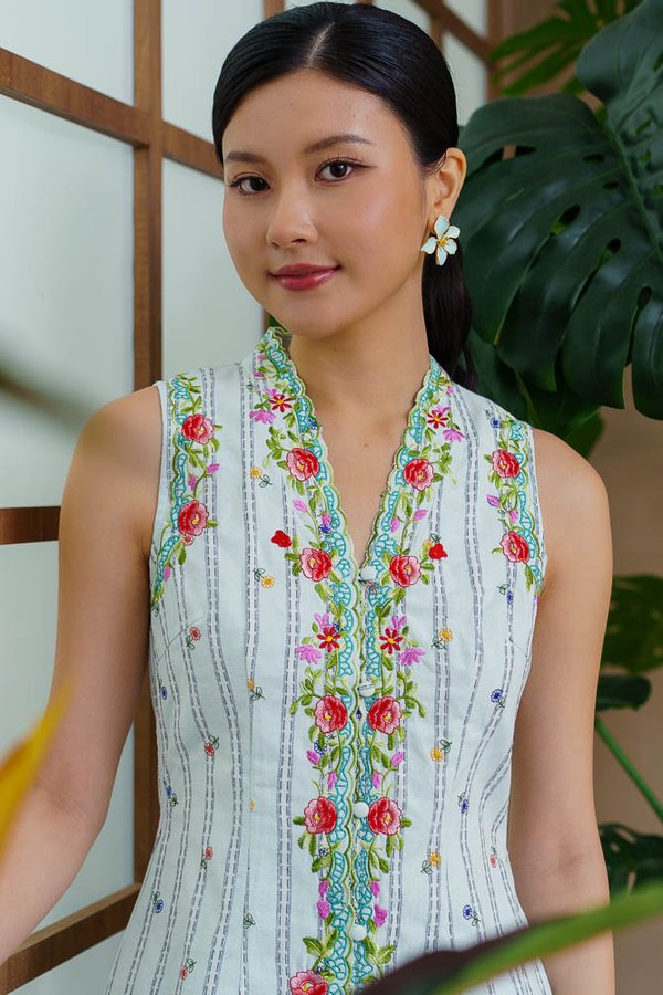 DAFIYAH COTTON EMBROIDERY NYONYA KEBAYA (SKY)