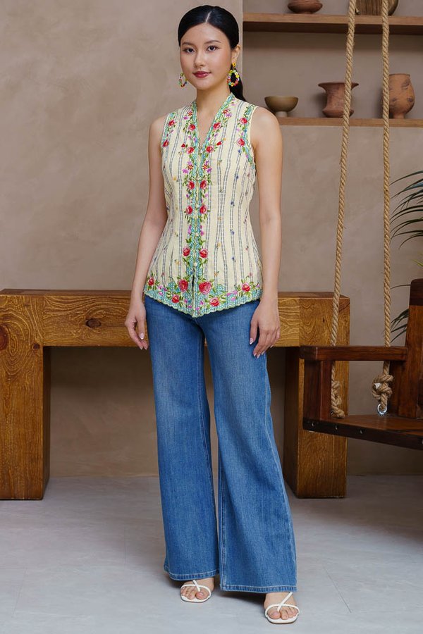 DAFIYAH COTTON EMBROIDERY NYONYA KEBAYA (BUTTERMILK)