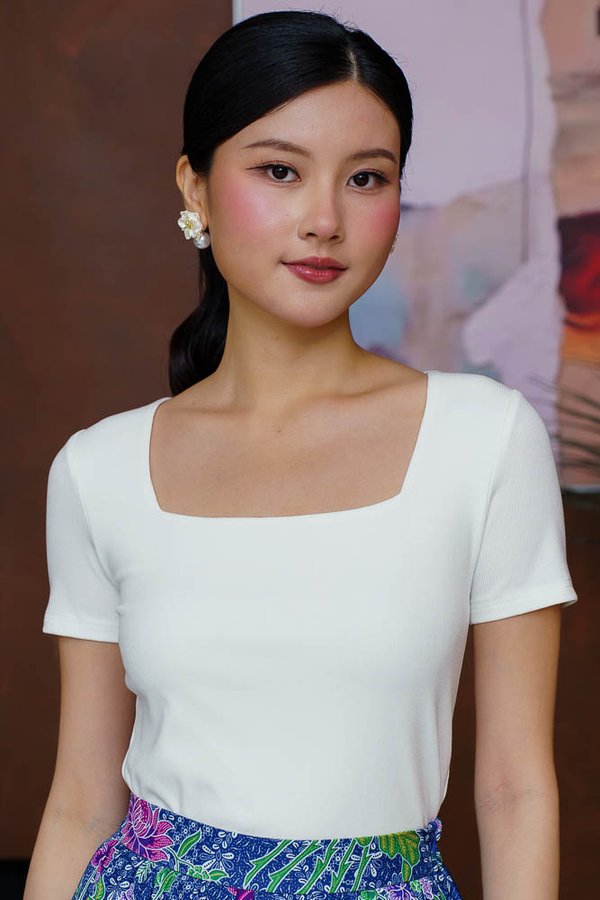 YOON-NA SQUARE NECK TOP (WHITE)