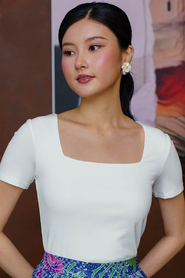YOON-NA SQUARE NECK TOP (WHITE)
