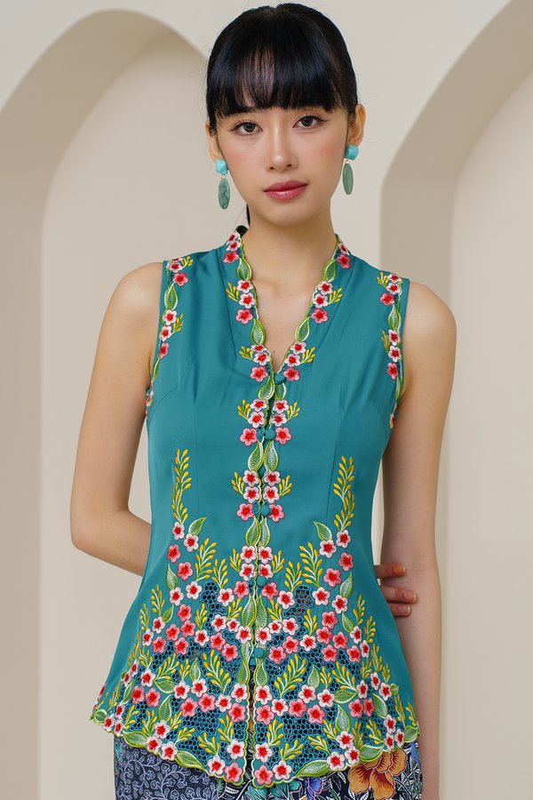 AMARYLLIS EMBROIDERY NYONYA KEBAYA (SEAFOAM GREEN)