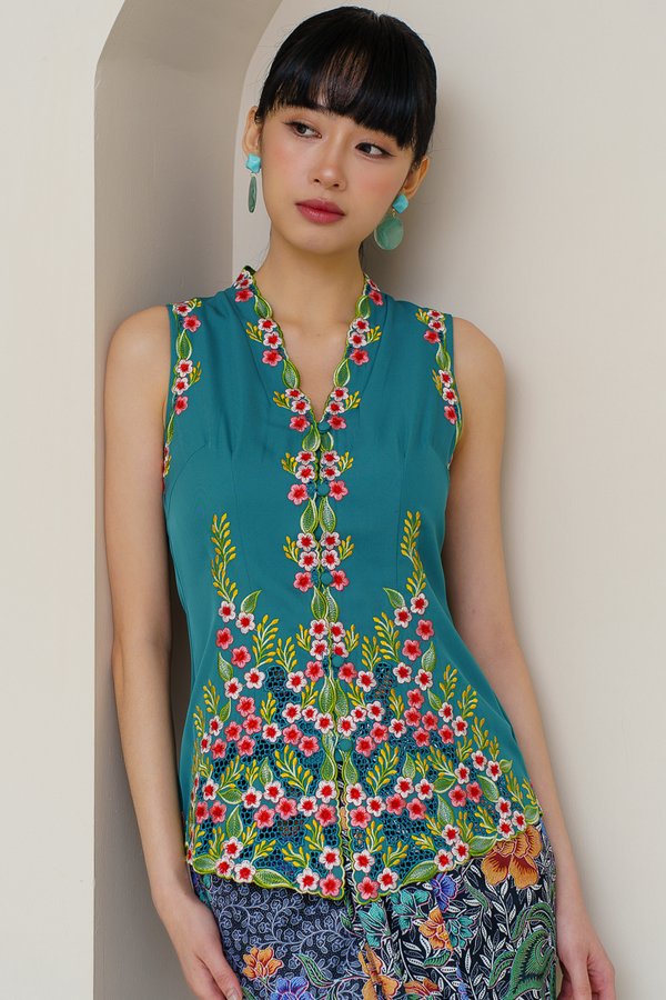 AMARYLLIS EMBROIDERY NYONYA KEBAYA (SEAFOAM GREEN)