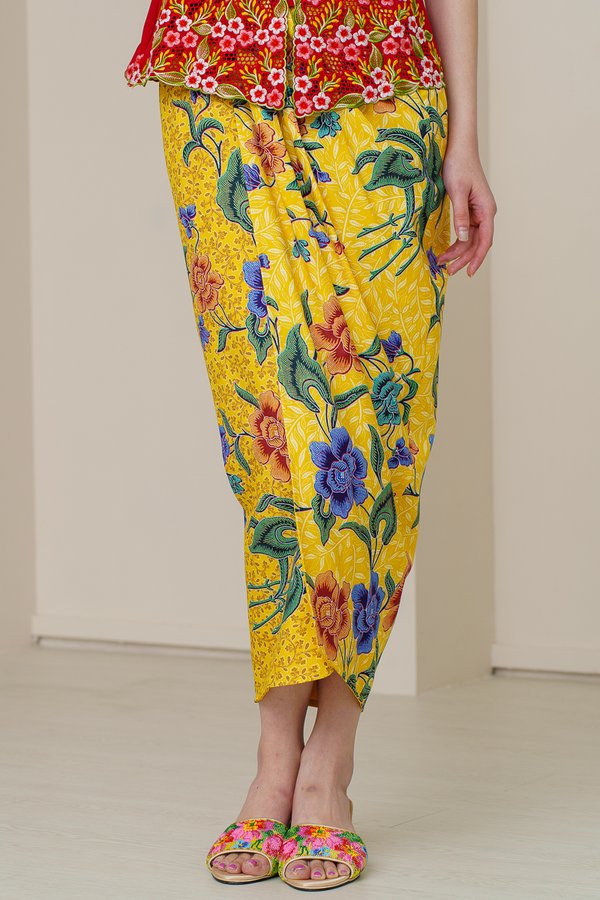 CAMELLIA BATIK NYONYA SKIRT (PRIMROSE YELLOW)