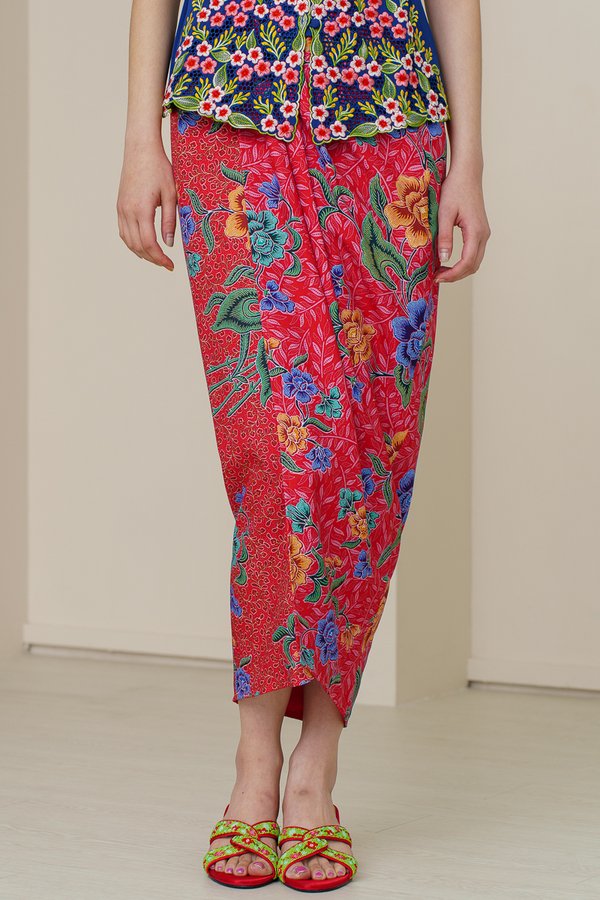 CAMELLIA BATIK NYONYA SKIRT (FUCHSIA ROSE)