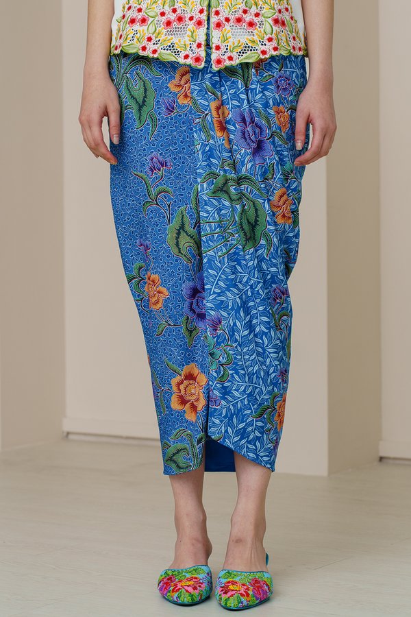 CAMELLIA BATIK NYONYA SKIRT (SAPPHIRE BLUE)