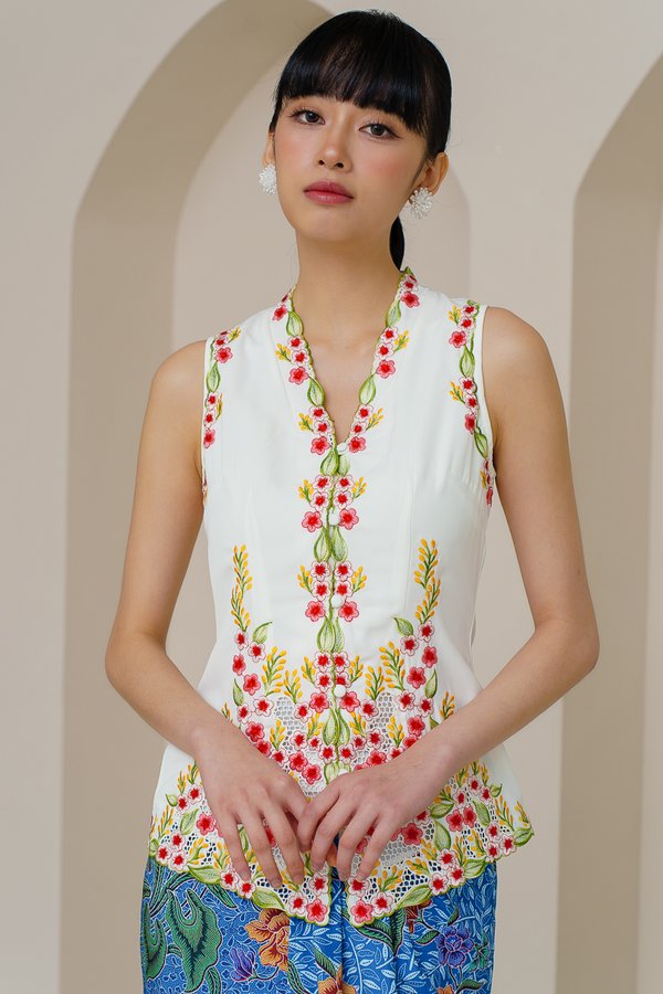 AMARYLLIS EMBROIDERY NYONYA KEBAYA (COTTON WHITE)
