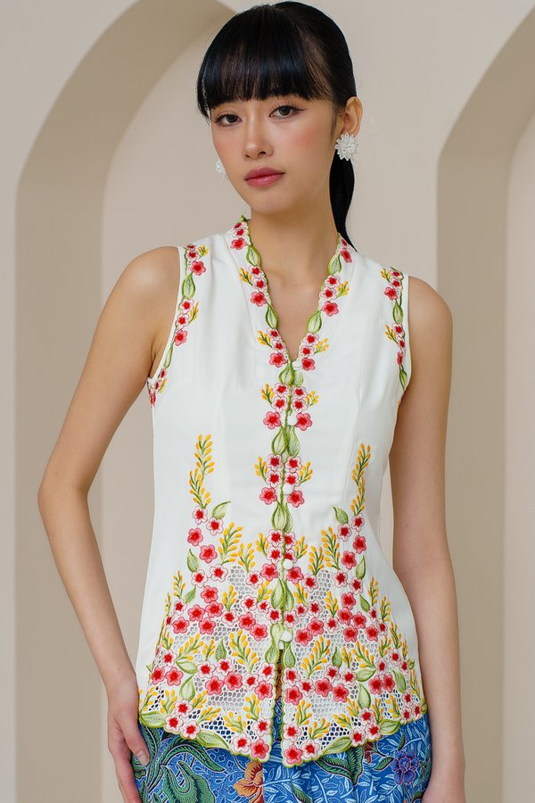 AMARYLLIS EMBROIDERY NYONYA KEBAYA (COTTON WHITE)