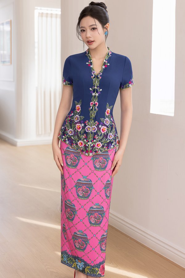 ZOYA SANA EMBROIDERY NYONYA KEBAYA (NAVY)
