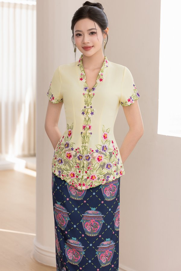 ZOYA SANA EMBROIDERY NYONYA KEBAYA (BUTTERMILK)