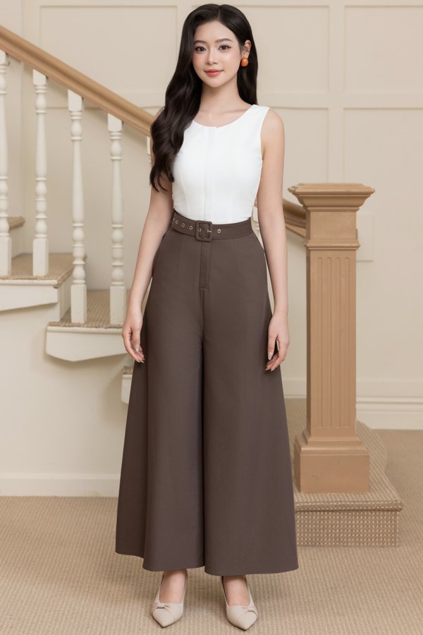 LIVIO FRONT ZIP JUMPSUIT (WHITE )