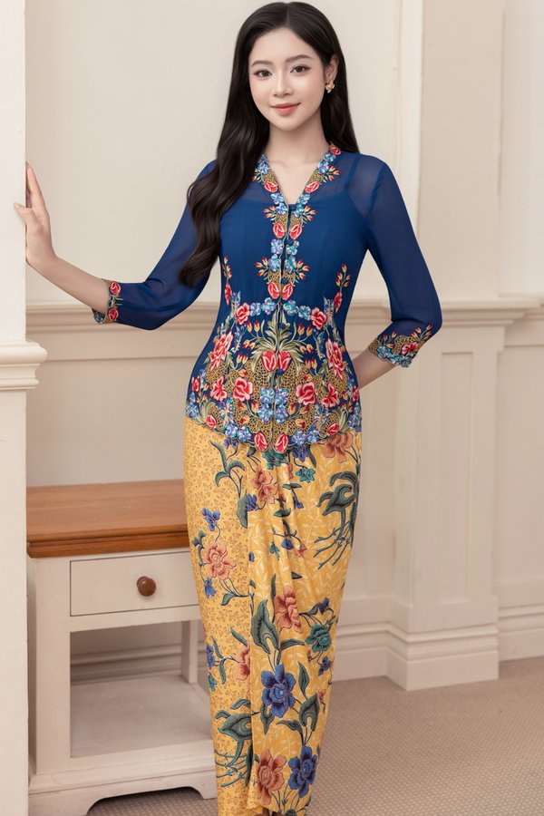 A Flourish Of Flora Embroidery Nyonya Kebaya (Navy)