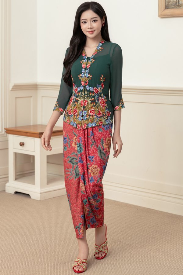 A Flourish Of Flora Embroidery Nyonya Kebaya (Forest Green)