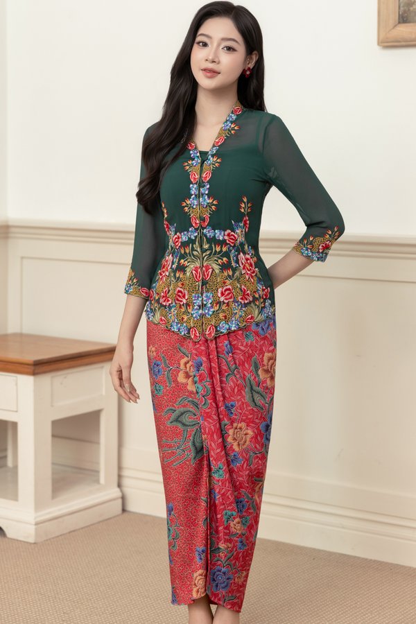 A Flourish Of Flora Embroidery Nyonya Kebaya (Forest Green)