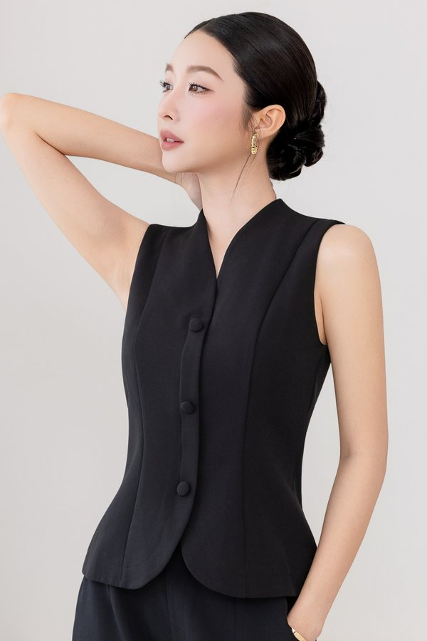 OTIS CURVED HEM VEST (BLACK)