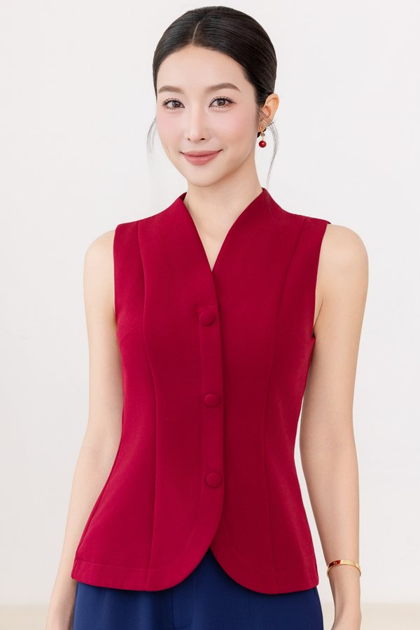 OTIS CURVED HEM VEST (HAUTE RED)