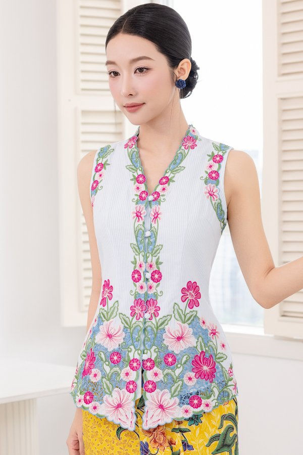 CALLA-LILY EMBROIDERY NYONYA KEBAYA (SKY BLUE)