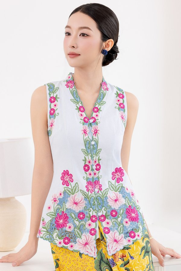 CALLA-LILY EMBROIDERY NYONYA KEBAYA (SKY BLUE)