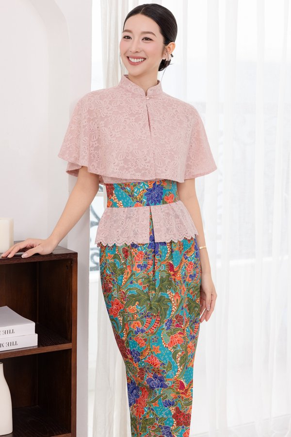 NILOUFAR LACE KEBAYA DRESS (PINK)