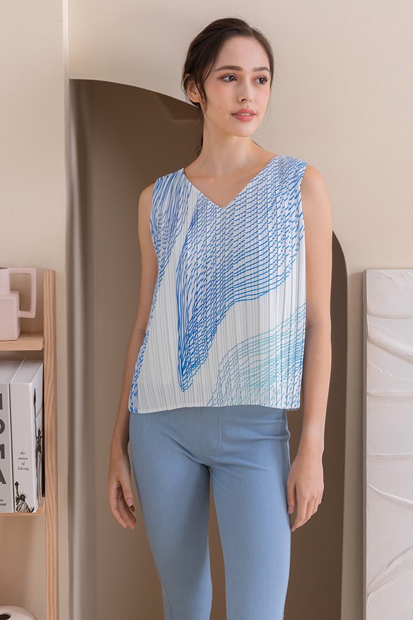 Yennefer Two-Way Pleated Top (Blue)